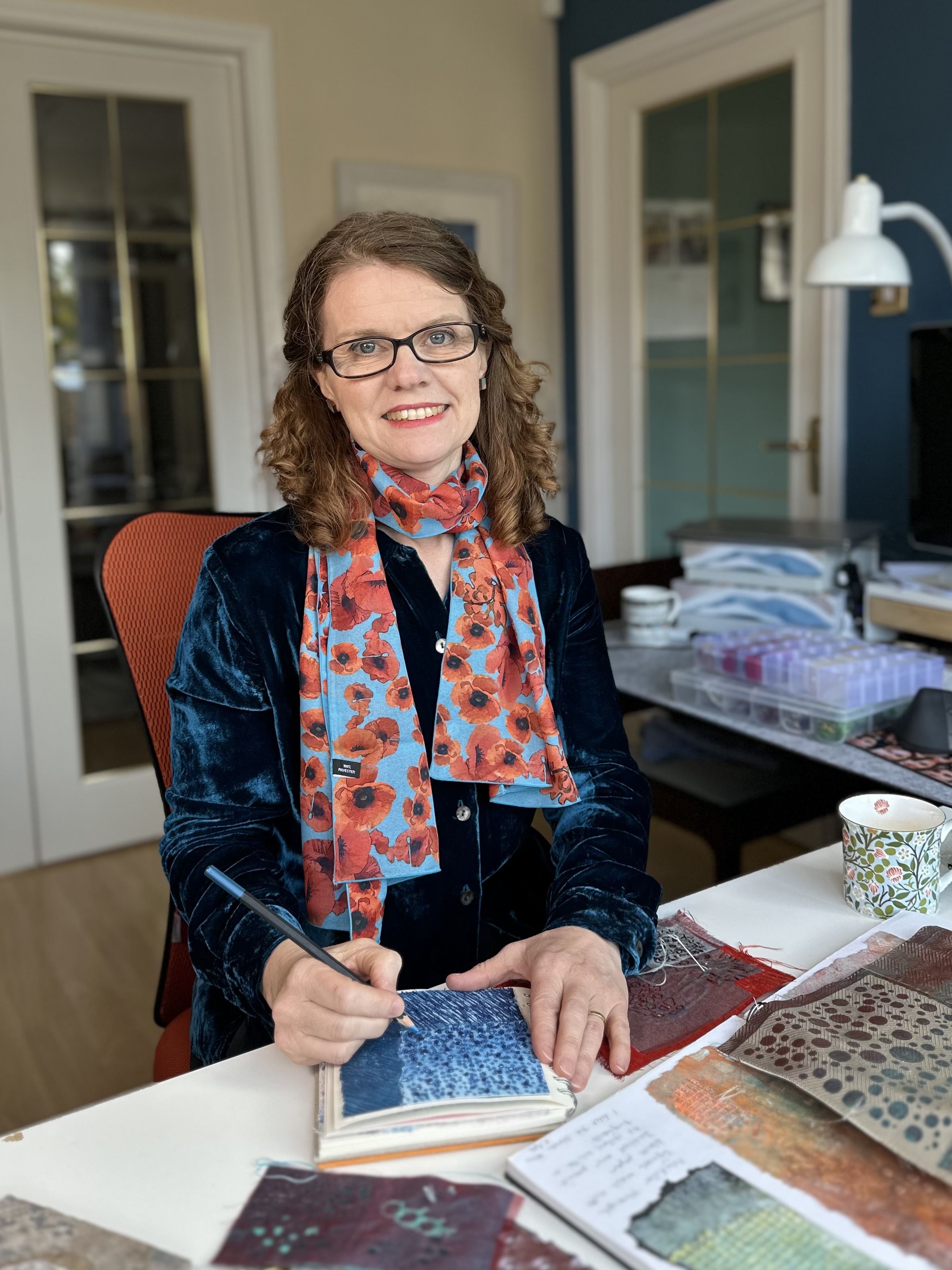 Rachel Drake professional artist and tutor based in Scotland